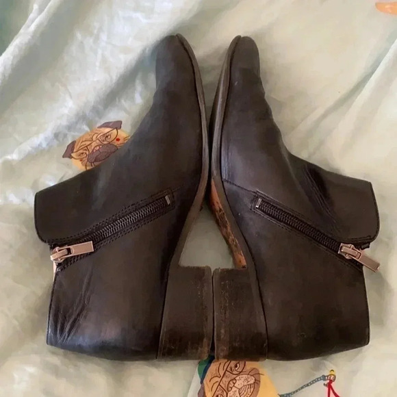 Clarks  booties - Picture 1 of 7